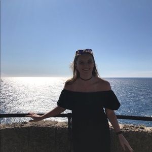 Meet your Posher, Caroline